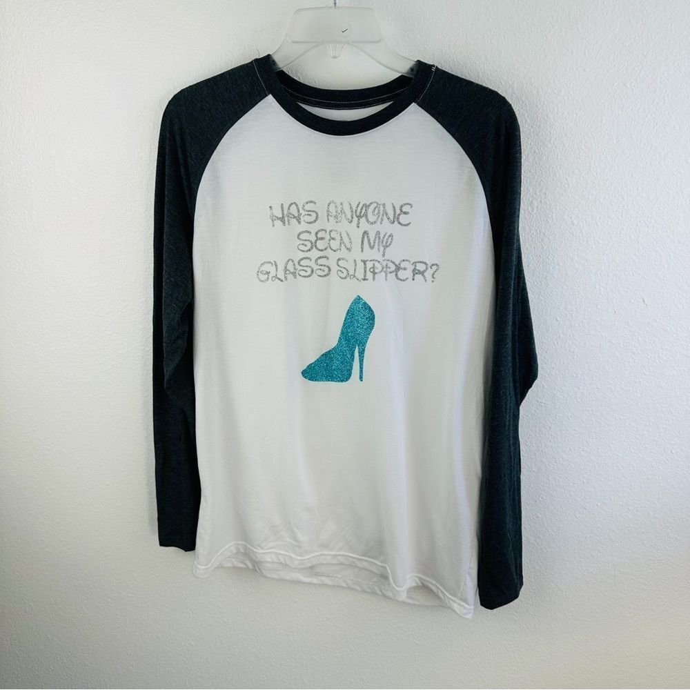 Gray White Has Anyone Seen My Glass Slipper Graphic Tee Size M Disney Cinderella